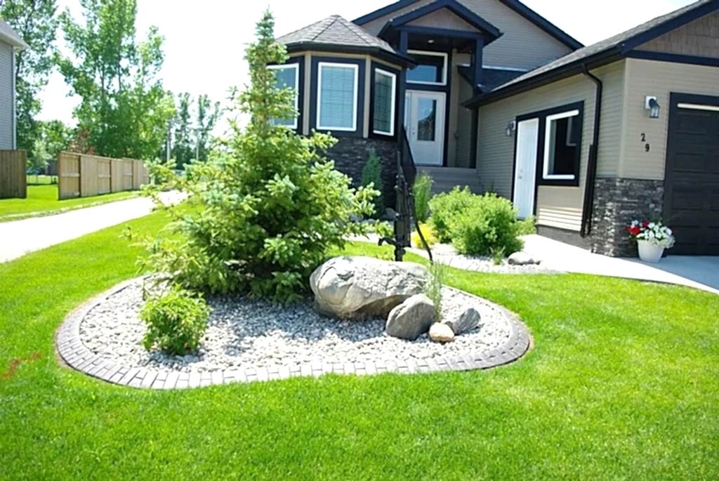 1584726158_12-p-dizain-ploshchadok-pered-domom-36.jpg проблемы низкорослого газона